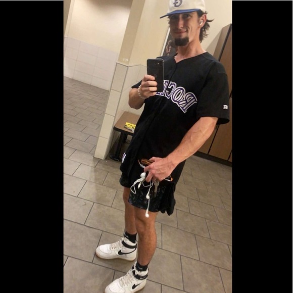 Meet your Posher, Garhett - Picture 3 of 4